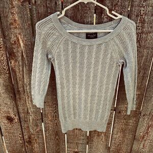American Eagle Outfitters sweater 3/4 sleeve sp